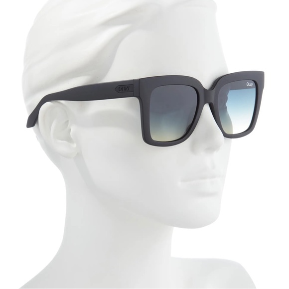 QUAY Icy Sunglasses Matte Black Frame Green Smoke Lenses Oversized Square NWT - Picture 2 of 9